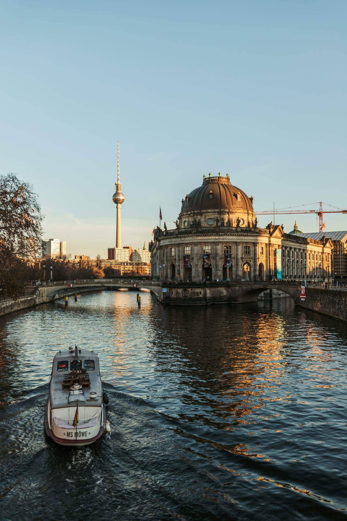 Hitta en resa med båt till Berlin.